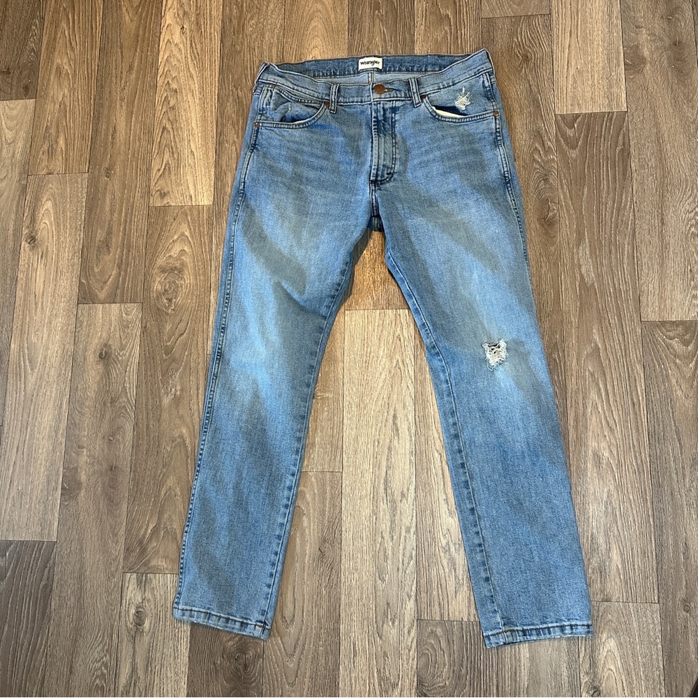 Wrangler 812 Light Blue Larston Slim Tapered Jeans